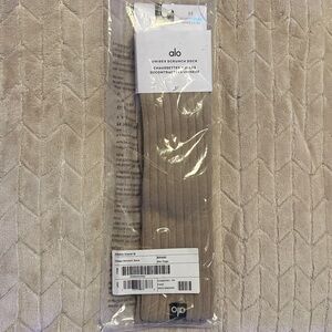 ALO Yoga Unisex Scrunch Sock in Gravel